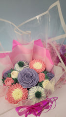 Blushing Beauty Regular Bouquet Cake - 750 grams / (7 cupcakes)