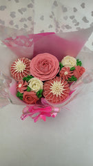 Pretty in Pink Small Bouquet Cake - 550 grams / (5 cupcakes)