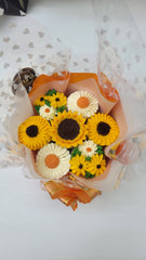 Sunny Delight Regular Bouquet Cake - 750 Grams / (7 cupcakes)