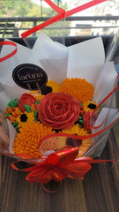 Autum Radiance Regular Bouquet Cake - 750 Grams / (7 cupcakes)