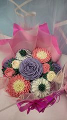 Blushing Beauty Regular Bouquet Cake - 750 grams / (7 cupcakes)