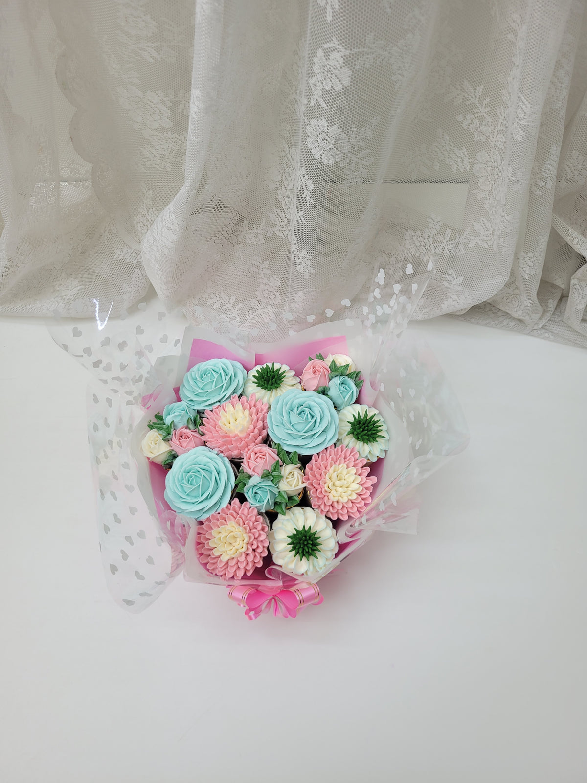 Bouncing Baby Large Bouquet Cake - 1300 grams / (12 cupcakes)