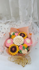 Floral Fancy Regular Bouquet Cake - 750 grams / (7 cupcakes)