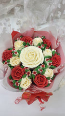 Simply Red Regular Bouquet Cake - 750 grams / (7 cupcakes)