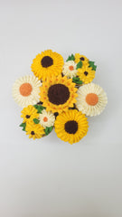 Sunny Delight Regular Bouquet Cake - 750 Grams / (7 cupcakes)