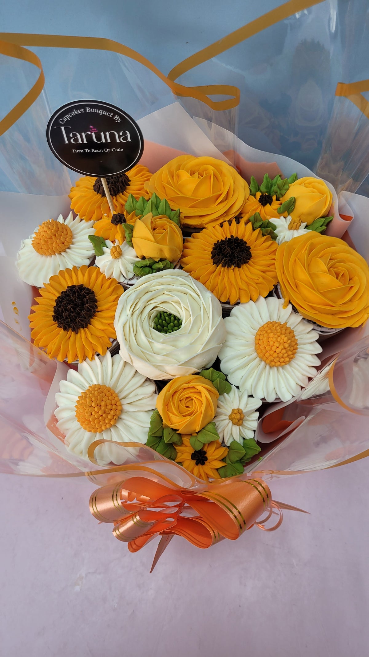 Vibrant Harmony large Bouquet Cake - 1300 Grams / (12 cupcakes)